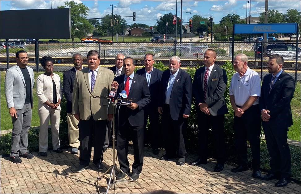 Congressman Krishnamoorthi Leads Bipartisan Press Conference At Hanover